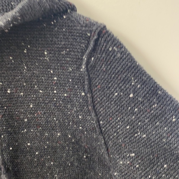 AE quality sweater with hood - Picture 4 of 8